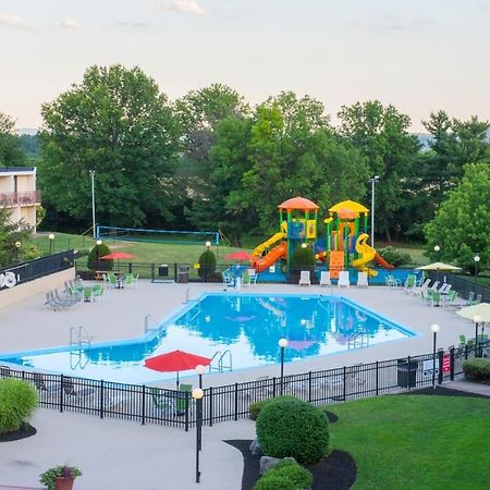 Red Lion Hotel Harrisburg Hershey Экстерьер фото